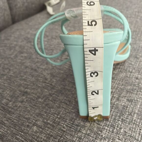 Kayleen By Los Angeles Women's Criss-Cross Elastic Ankle Strap - Picture 6 of 9